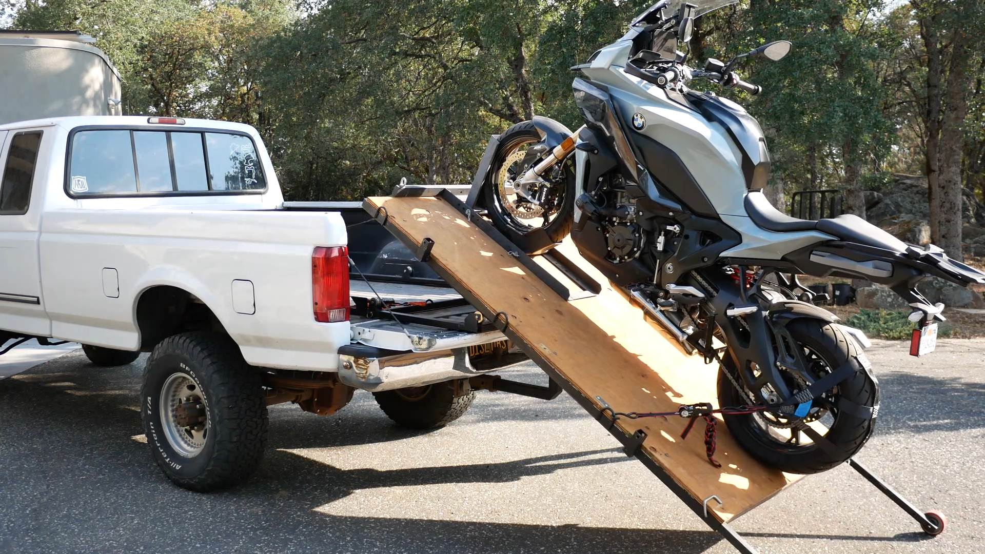 Mobed Loading MotoLoader Truck Bed Loading System